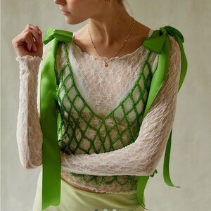 NWT. UO Lulu Beaded Bow Top • BLACK